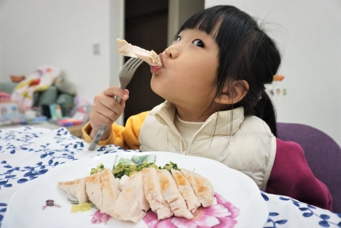 露西 (宅配推薦)月見山秘製雞肉-舒肥即食雞胸肉，開袋加熱馬上吃，快速料理、減醣飲食、健身雞胸肉推薦